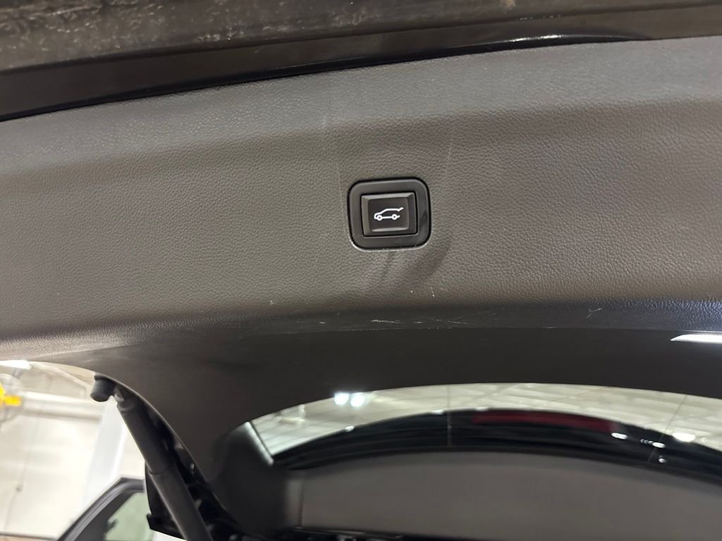 Used 2021 Black Buick Essence image 30