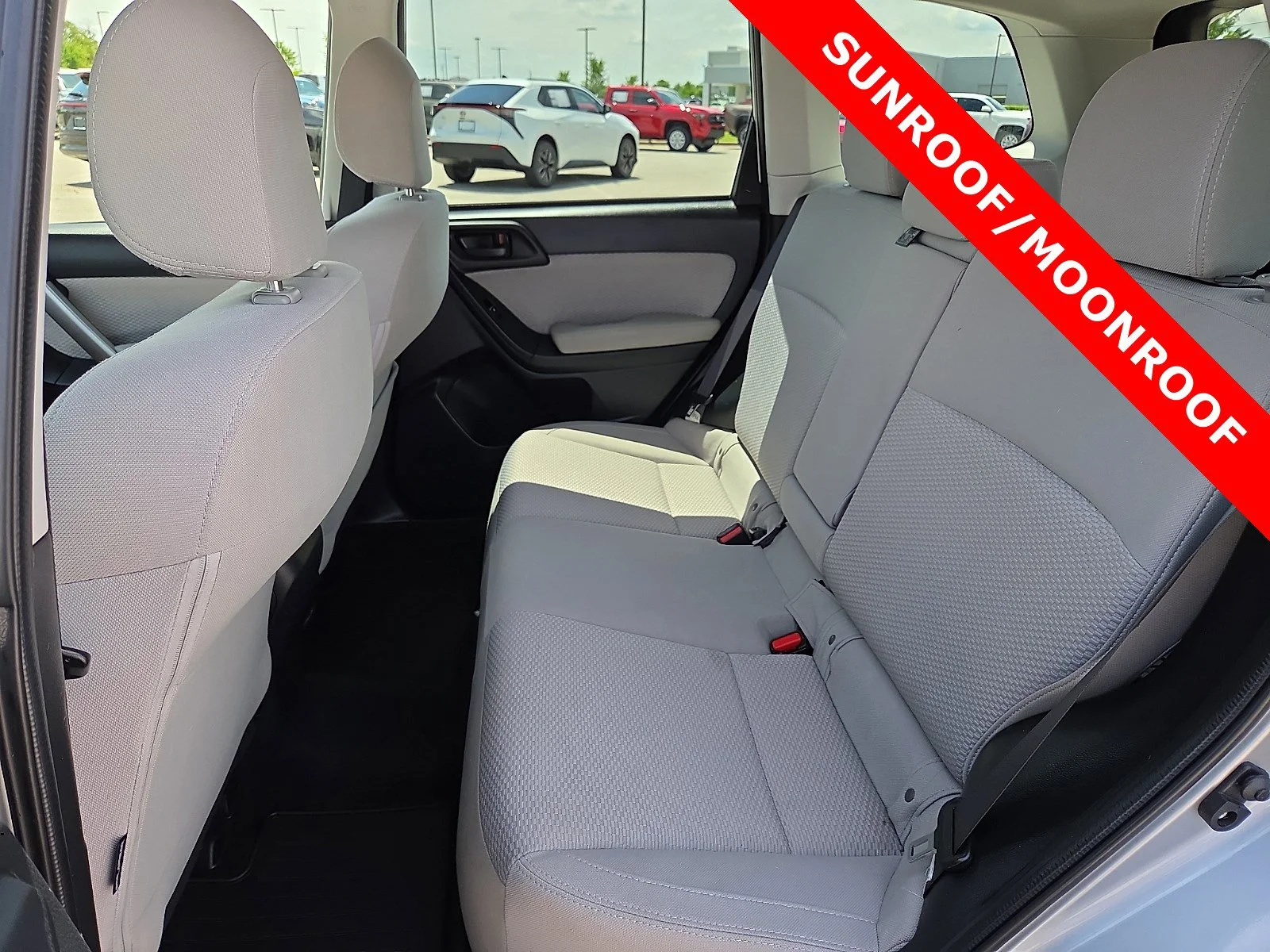 Used 2018 Ice Silver Metallic Subaru Premium image 10