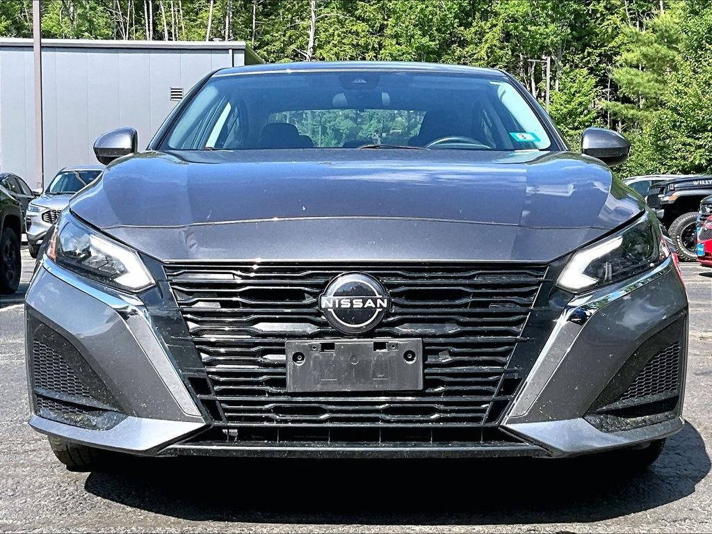 Used 2023 Gray Nissan 2.5 SV image 2