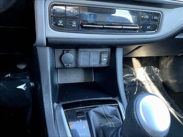 Used 2017 Gray Toyota LE image 15