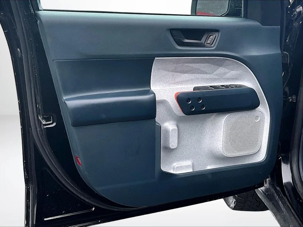 Used 2022 Black Ford XLT image 22