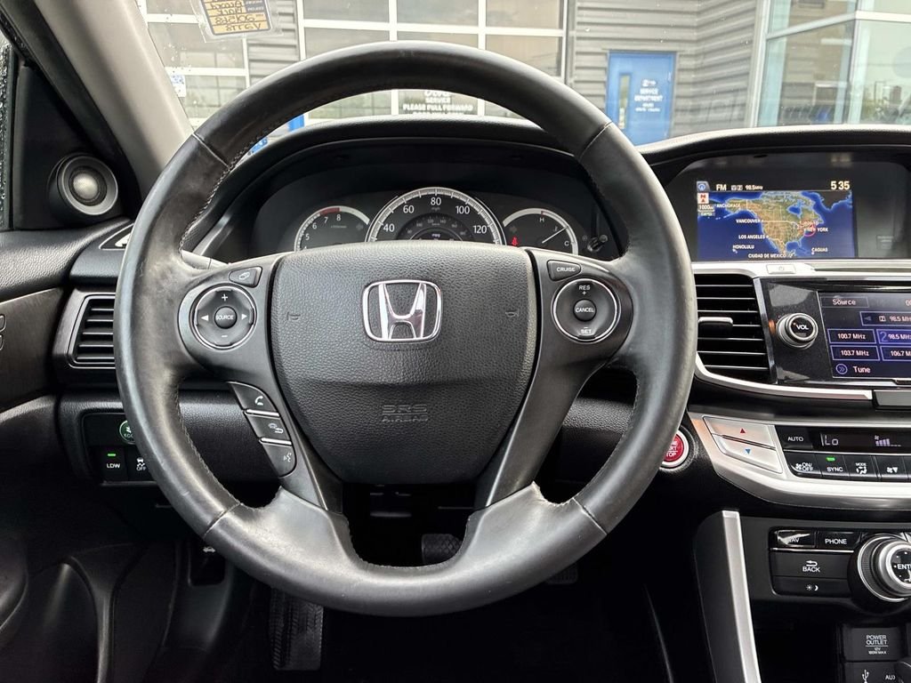 Used 2015  Honda EX-L image 17