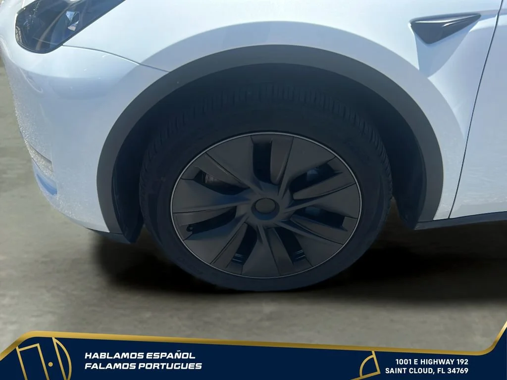 Used 2024  Tesla Long Range image 23