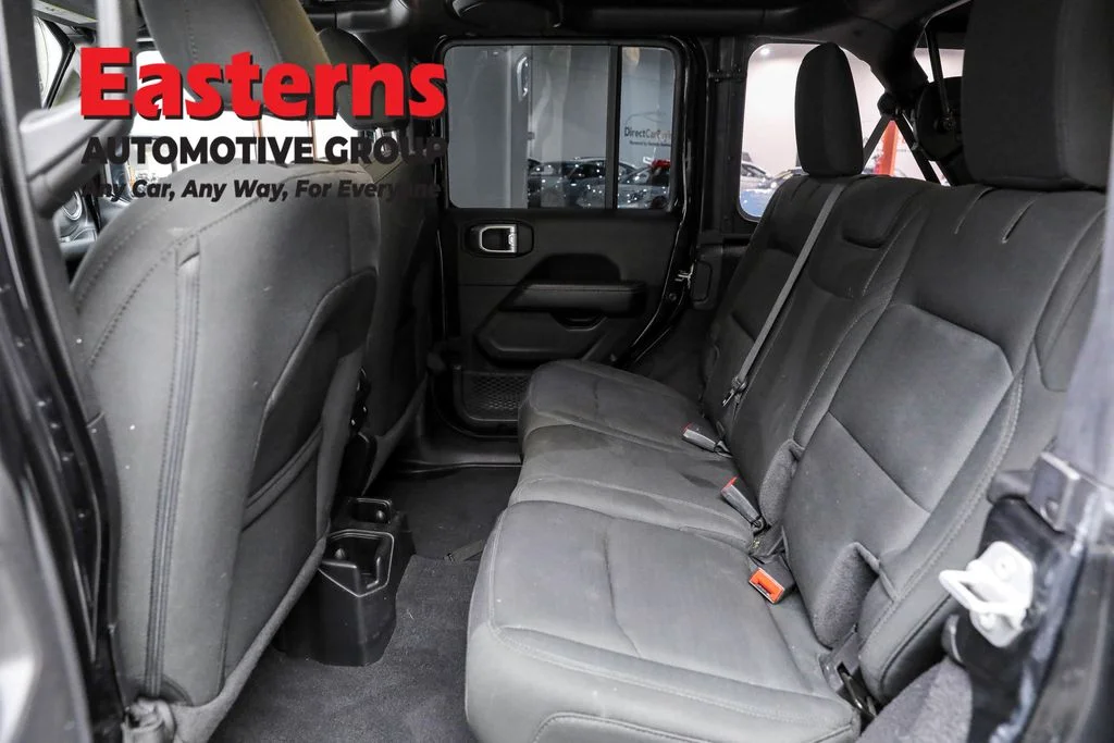 Used 2021 Black Jeep Unlimited Sahara image 23