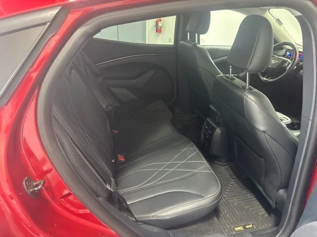 Used 2022 Red Ford Select image 22