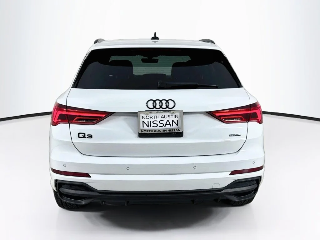 Used 2024  Audi Premium Plus image 6