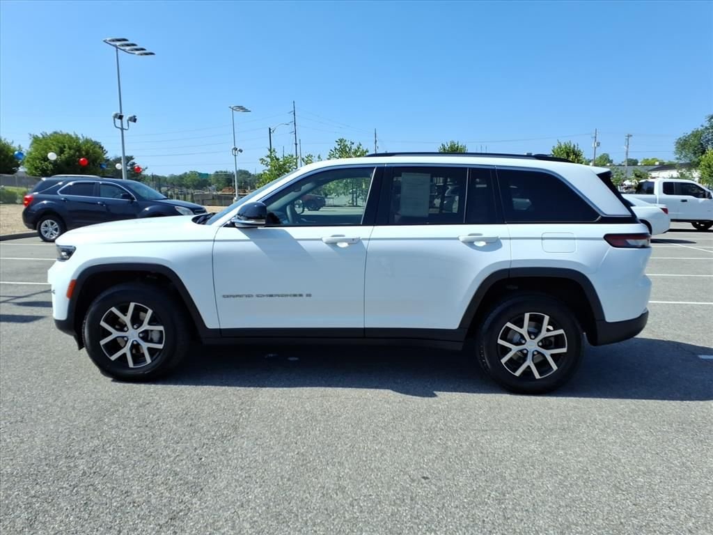 Used 2023 White Jeep Limited image 8