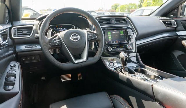Certified Used 2023 White Nissan SR image 14