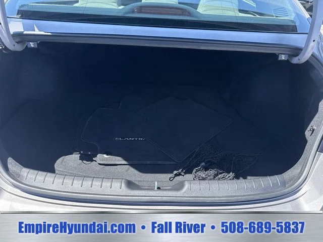 Used 2023  Hyundai SEL image 5