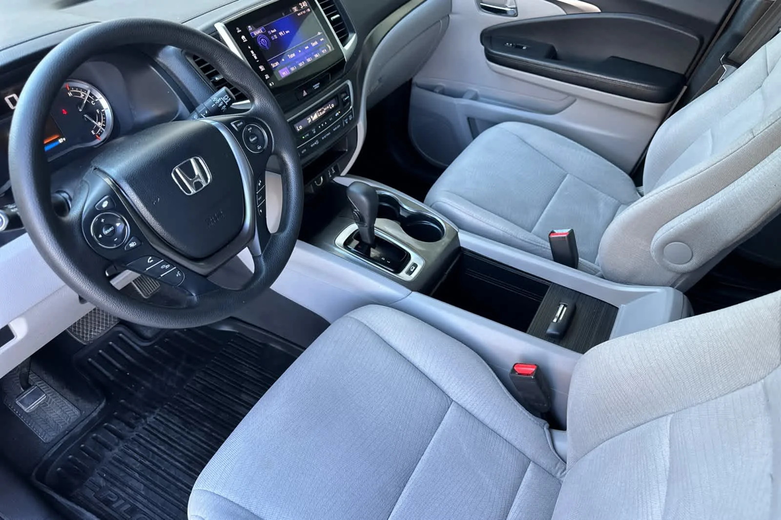 Used 2018  Honda EX image 11