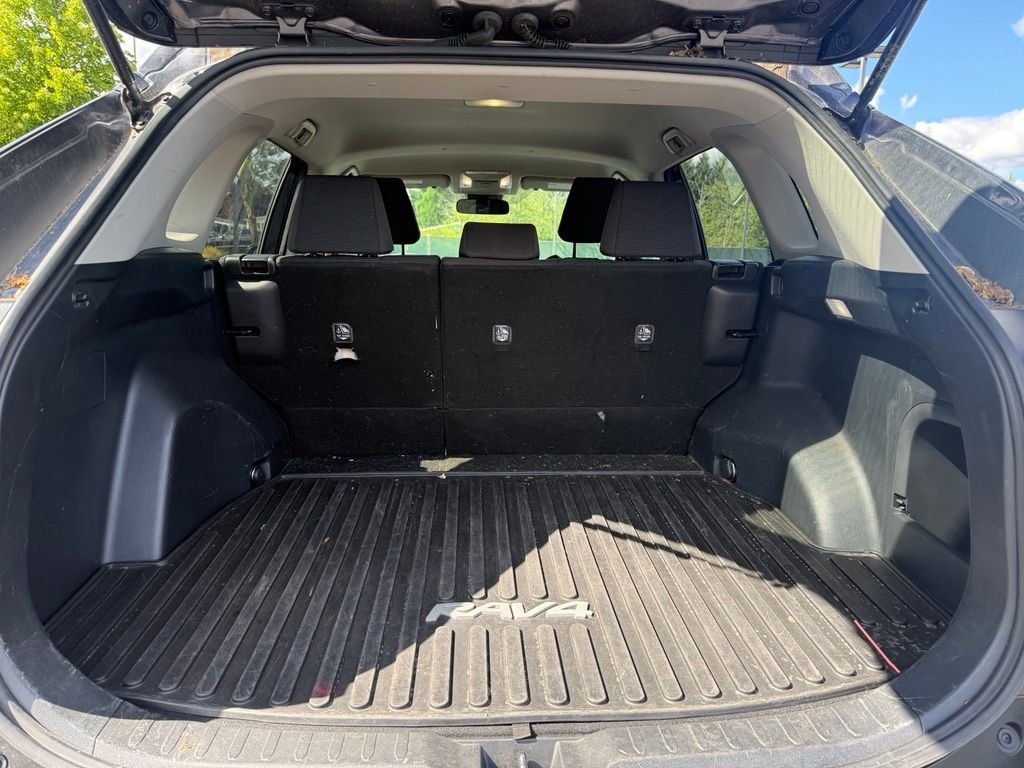 Used 2022 Magnetic Gray Metallic Toyota LE image 20