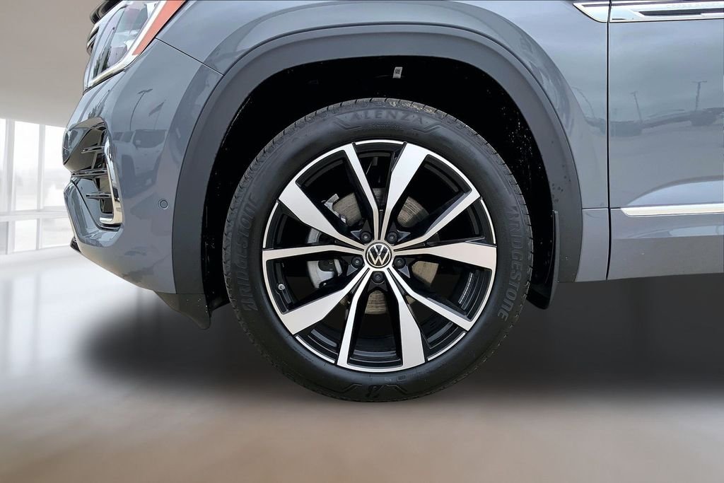 New 2026 Pure Gray Volkswagen 2.0T SEL Premium R-Line image 12