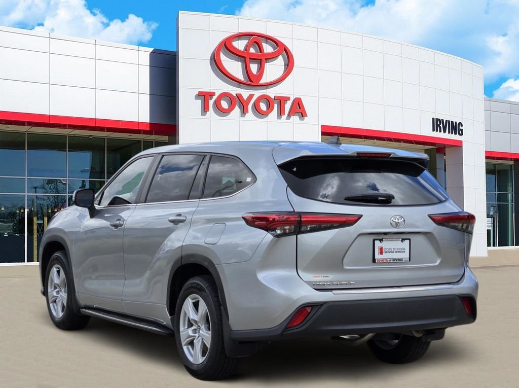 Used 2023 Silver Toyota L image 3