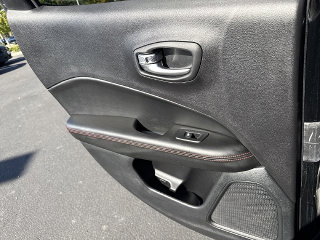 Used 2018 Black Jeep Trailhawk image 11