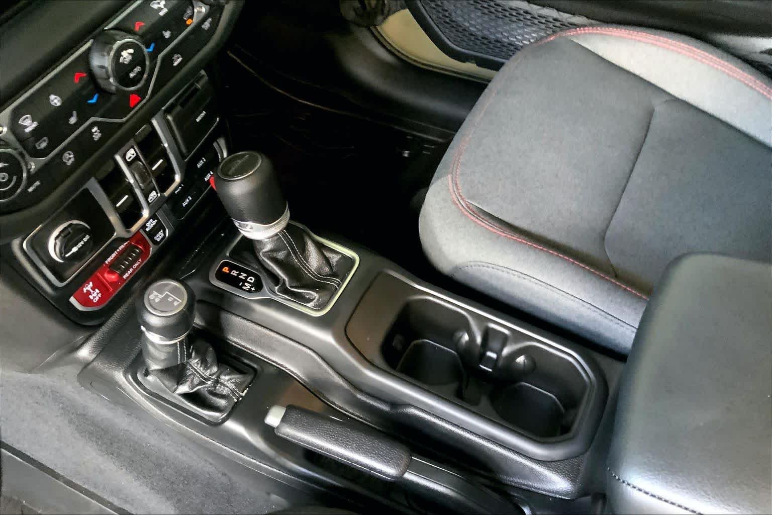 Used 2025 41 Jeep Rubicon image 16