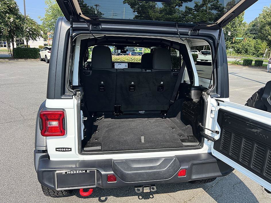 Used 2025 Bright White Clearcoat Jeep Rubicon image 15
