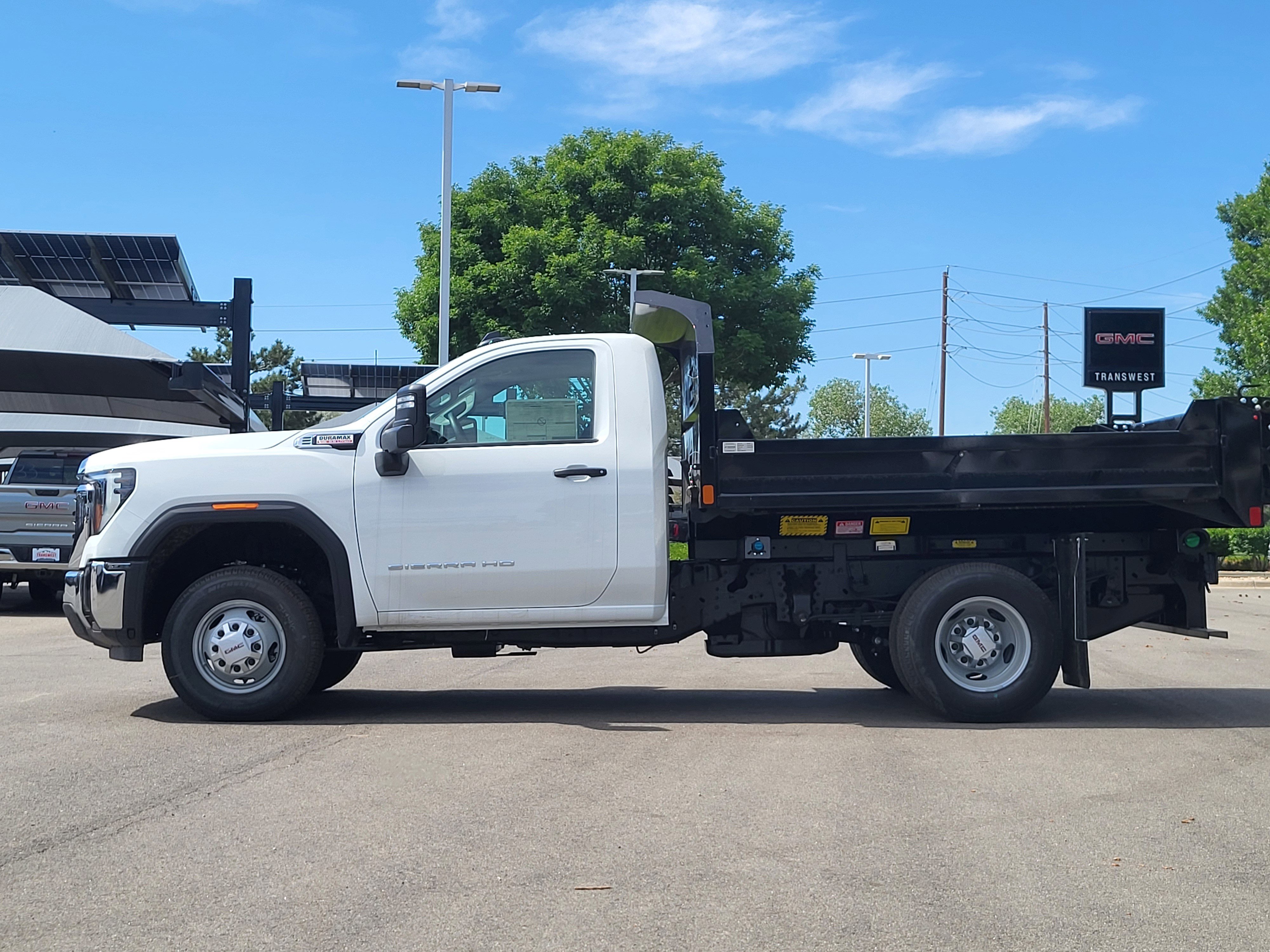New 2026 Summit White GMC Pro image 4