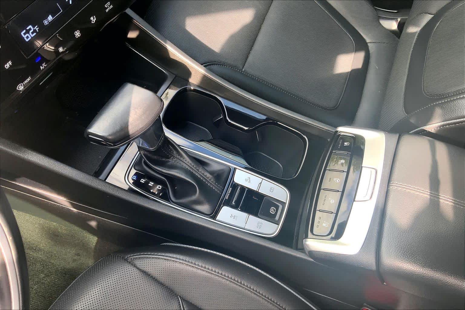 Certified Used 2022 Hampton Gray Hyundai Limited image 17