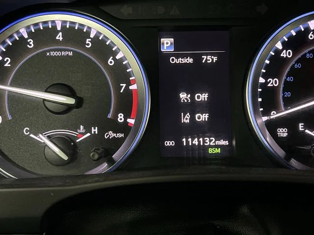 Used 2018 Gray Toyota XLE image 13