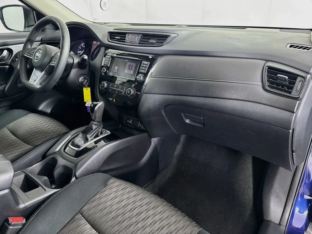 Used 2018 Blue Nissan S image 34