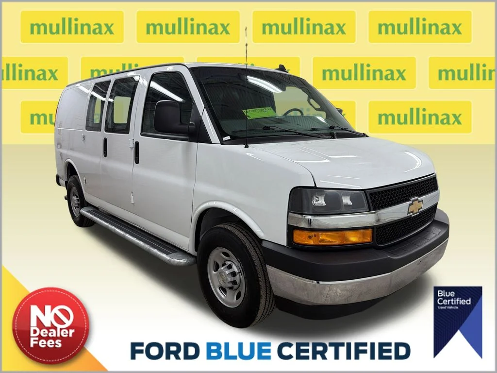 2024 Chevrolet Express 2500 Work Van HD's photo