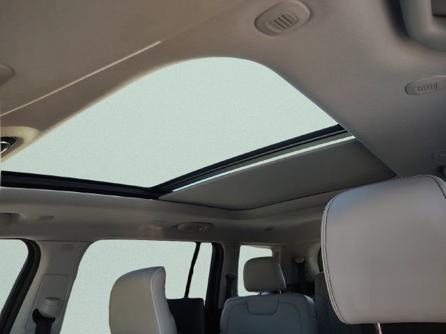 Used 2023 White Jeep Summit image 23