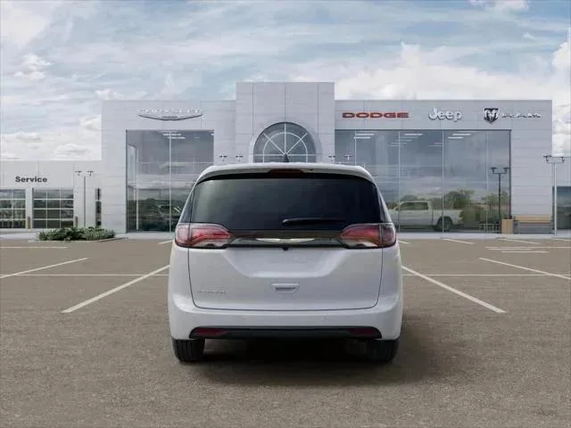 2026 Chrysler Voyager LX - Photo 31