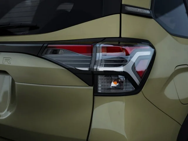 New 2026 AUTUMN GREEN METALLIC Subaru Premium image 12