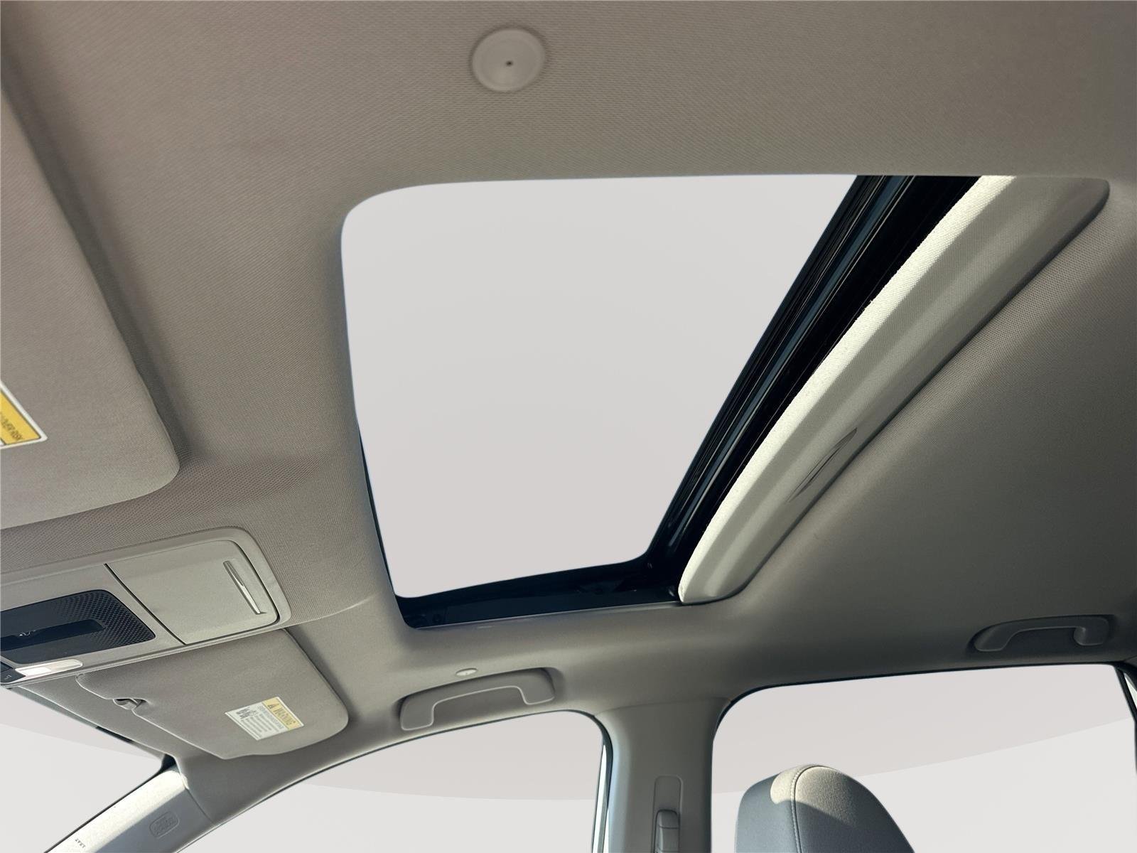Used 2023 Platinum White Pearl Honda EX image 9