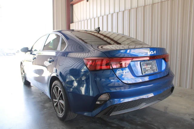 Used 2023 Blue Kia LXS image 8