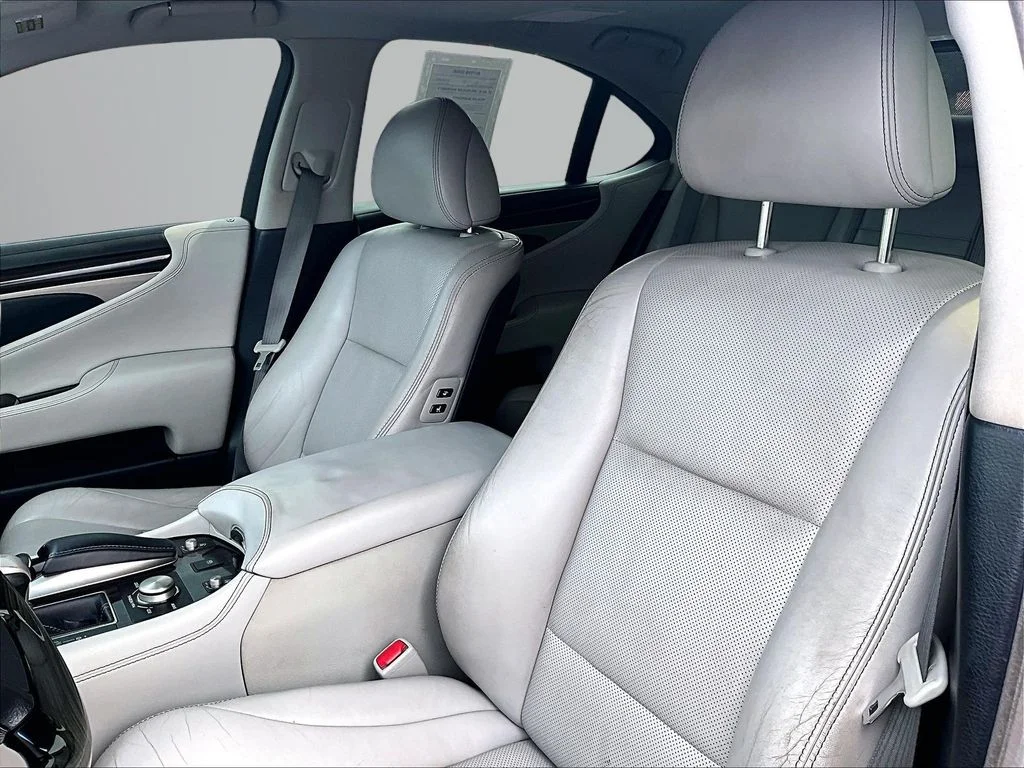 Used 2014 Silver Lexus 460 image 25