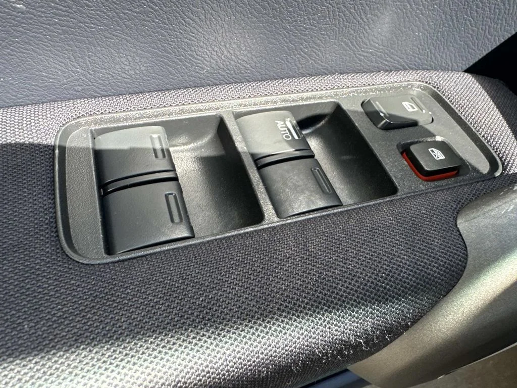 Used 2010  Honda LX image 14
