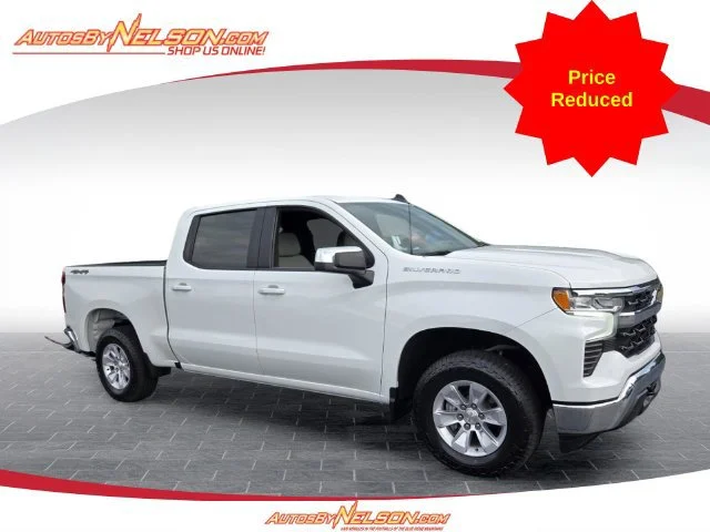 Used 2025 Summit White Chevrolet LT image 1