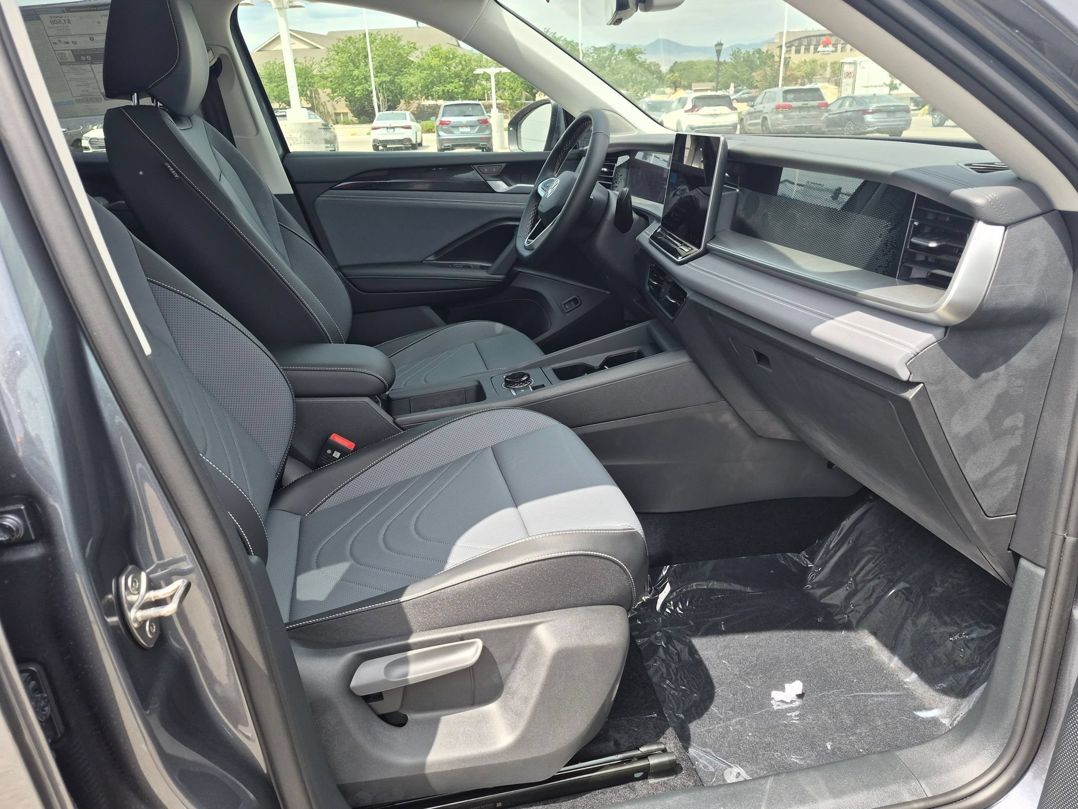 New 2026 Platinum Gray Metallic Volkswagen SE image 29