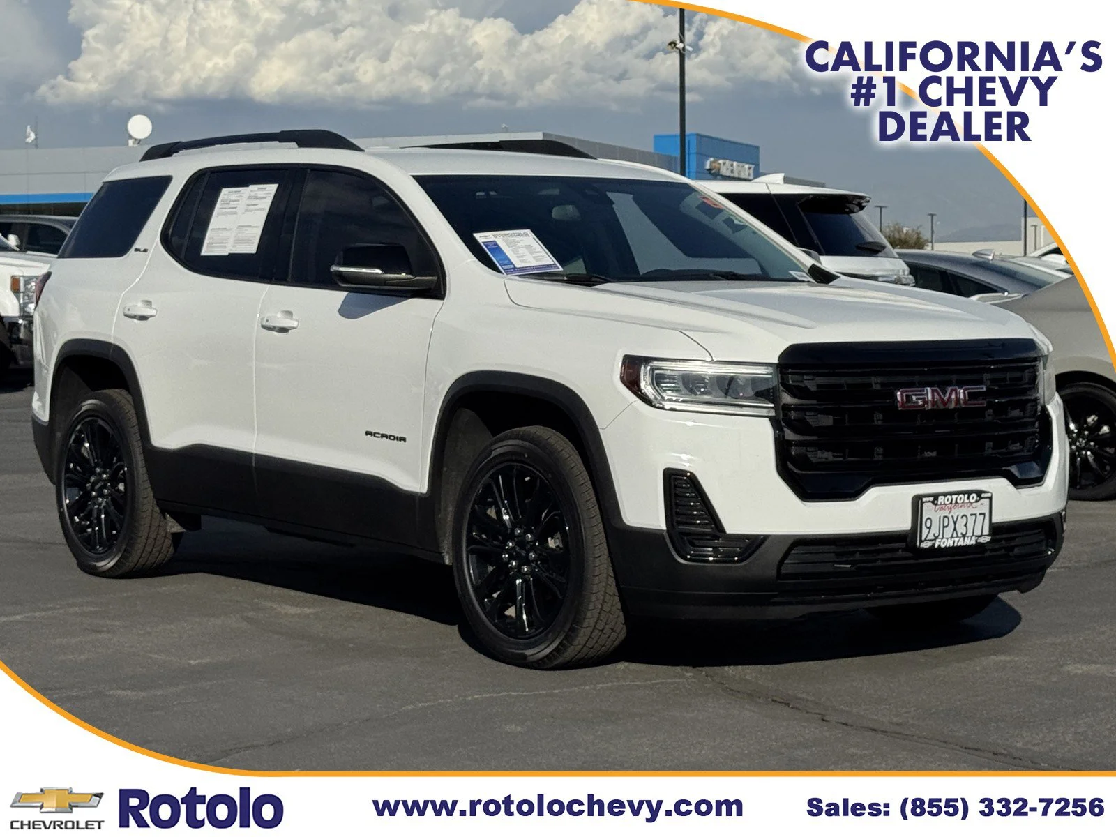Used 2023 Summit White GMC SLE image 1