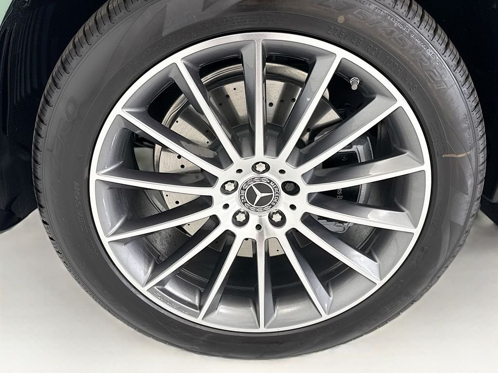 New 2026 MANUFAKTUR Ireland Mid Green Metallic Mercedes-Benz GLE 580 image 29