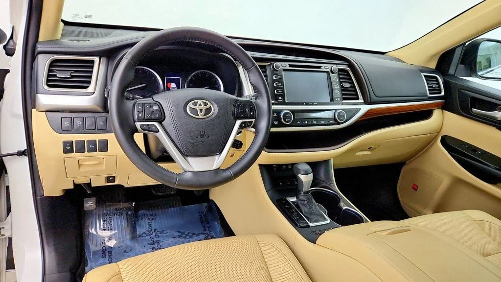 Used 2019 Blizzard Pearl Toyota Limited V6 AWD image 13