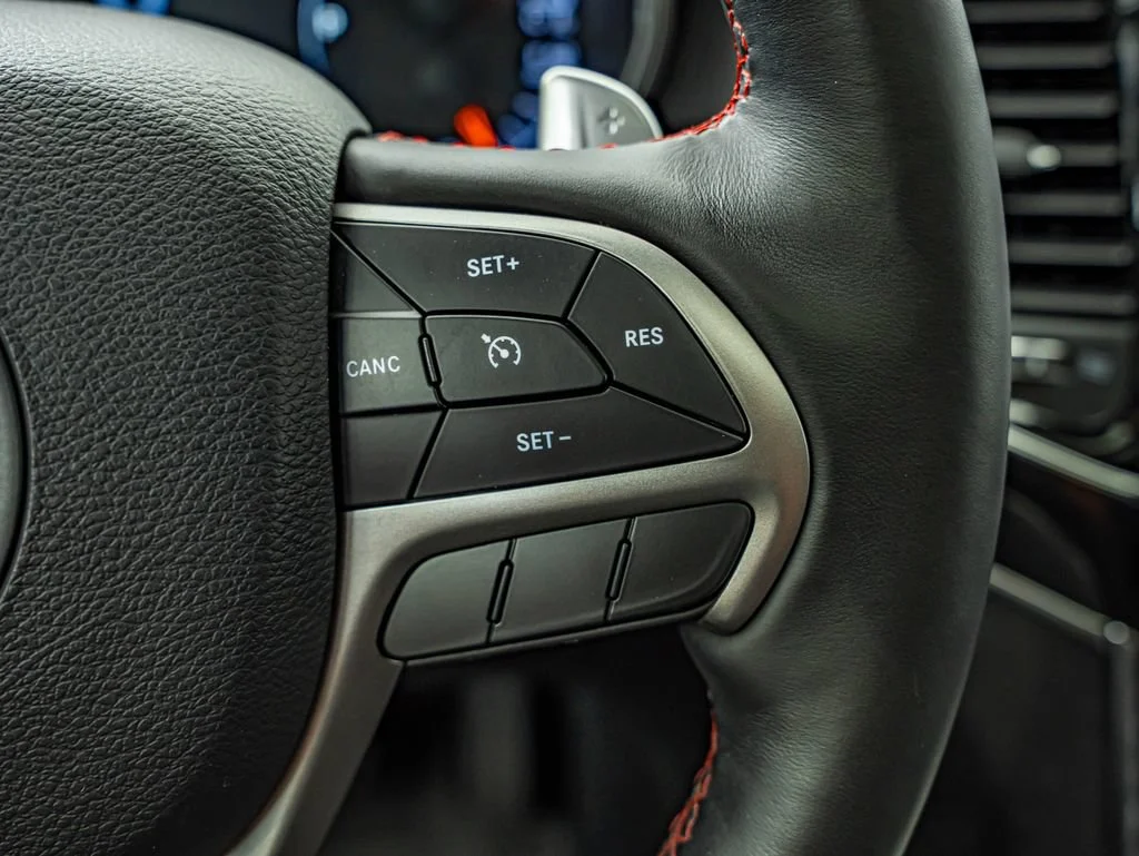 Used 2019 Bright White Clearcoat Jeep Trailhawk image 23