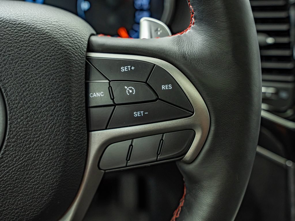 Used 2019 Bright White Clearcoat Jeep Trailhawk image 23