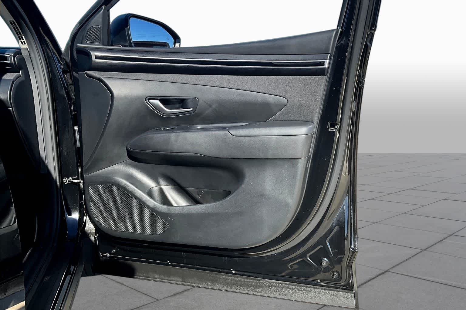 Used 2023 Phantom Black Hyundai SEL image 22