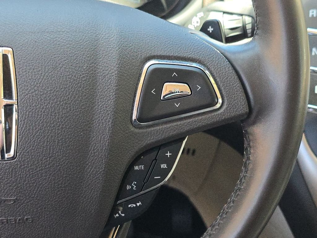 Used 2016 Silver Lincoln Select image 24