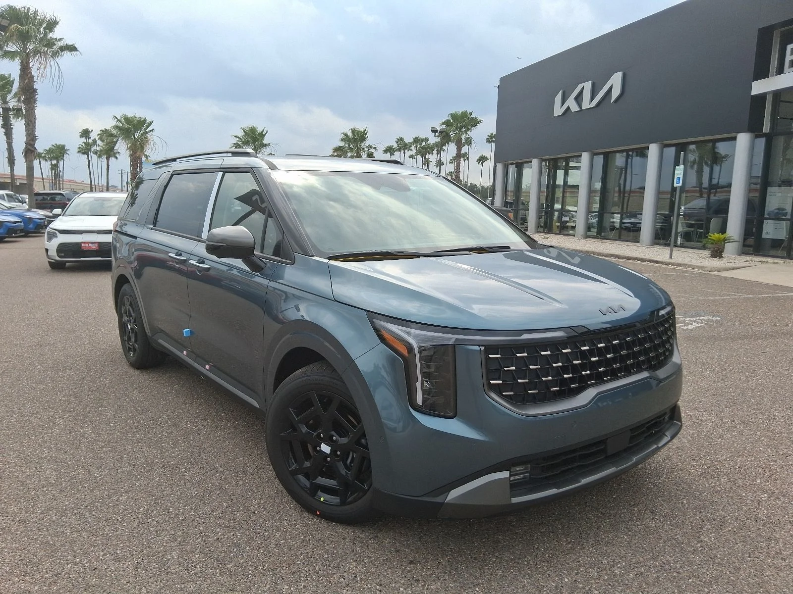 2026 Kia Sedona SX's photo