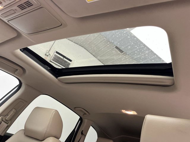 Used 2018 White Diamond Pearl Honda EX-L image 6