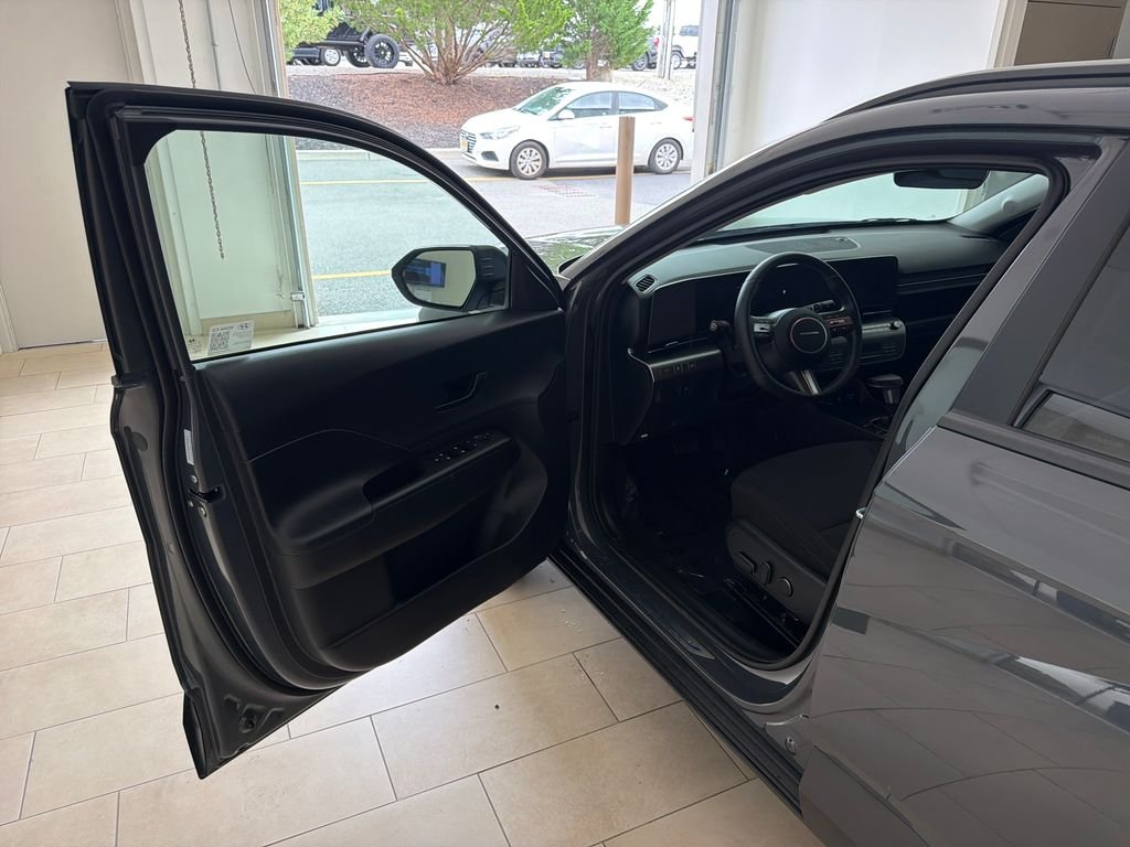 Used 2025 Gray Hyundai SEL image 10