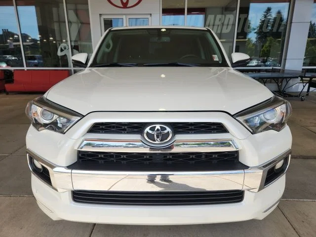 Certified Used 2016  Toyota Limited image 5