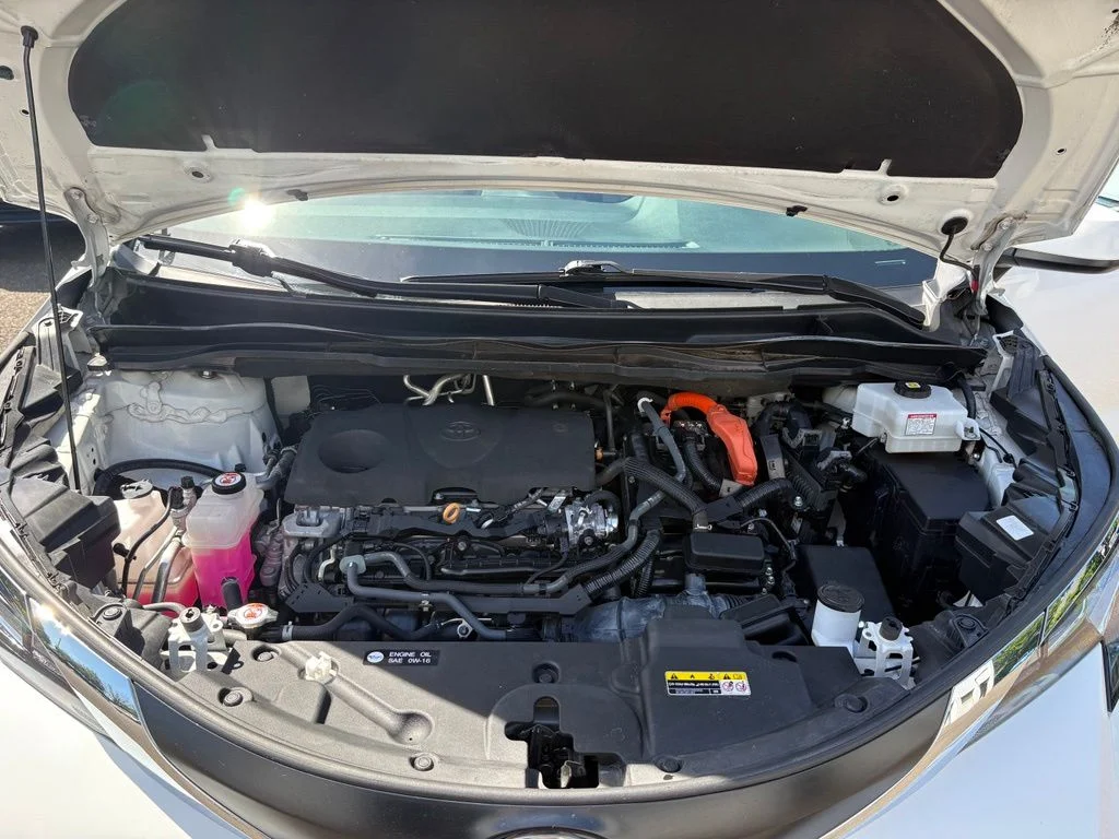Used 2023 White Toyota LE image 25