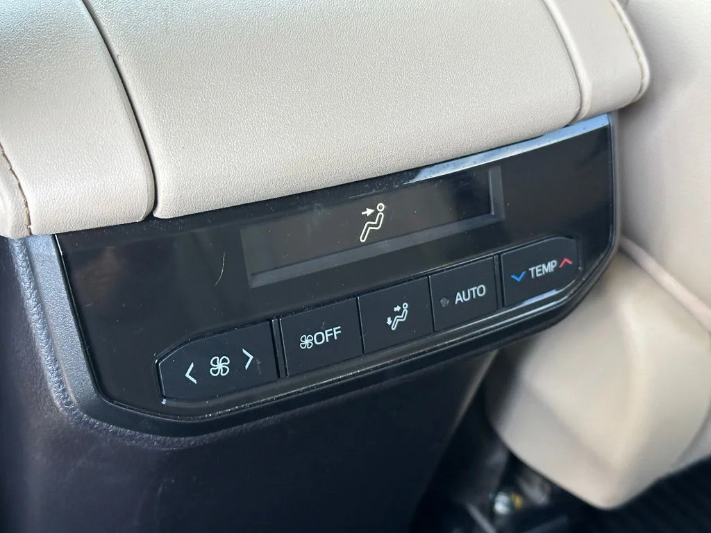Used 2023  Toyota Limited image 22