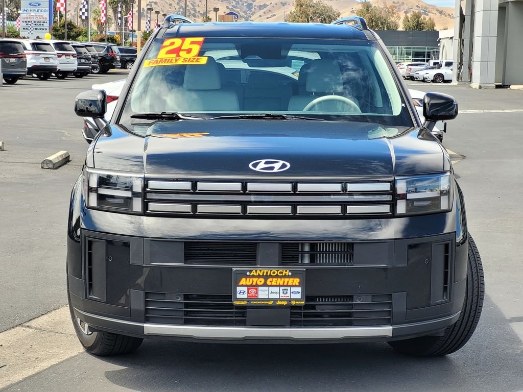 Used 2025 Black Hyundai SEL image 2