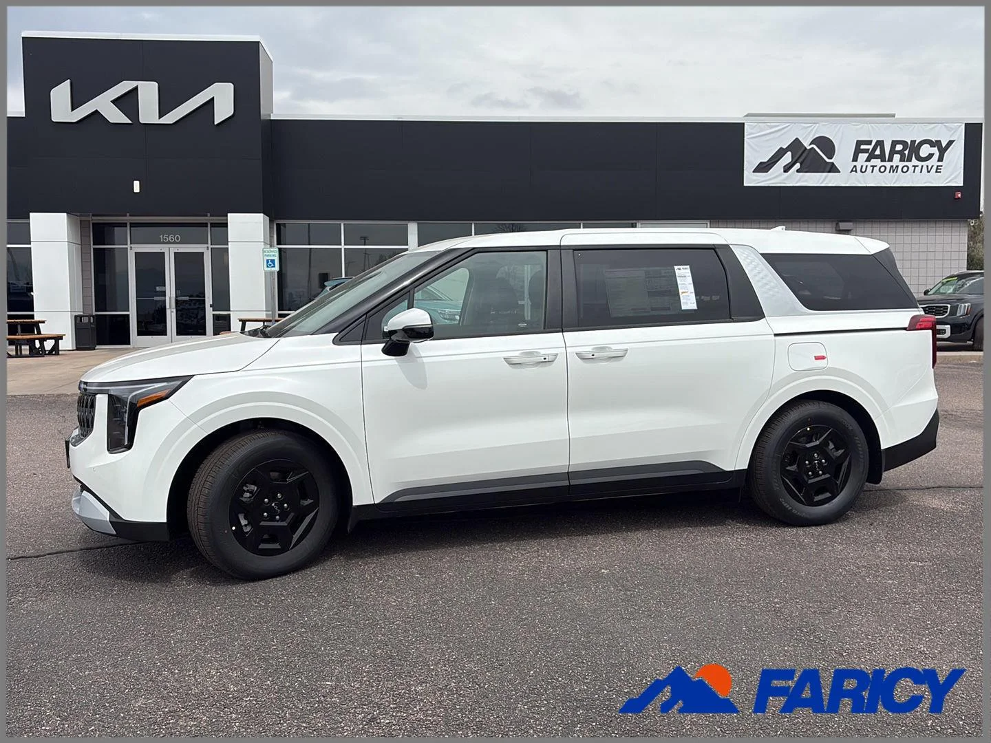 2026 Kia Sedona LXS's photo
