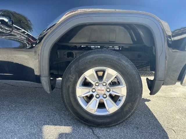 Used 2019 Black GMC SLE image 10